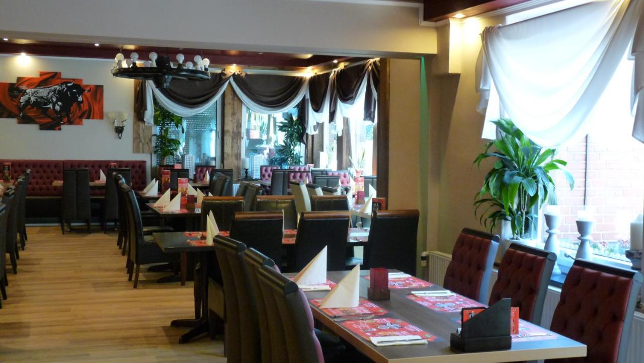 Hotel Rodizio Ug วอล์ฟสบวร์ก ภายนอก รูปภาพ
