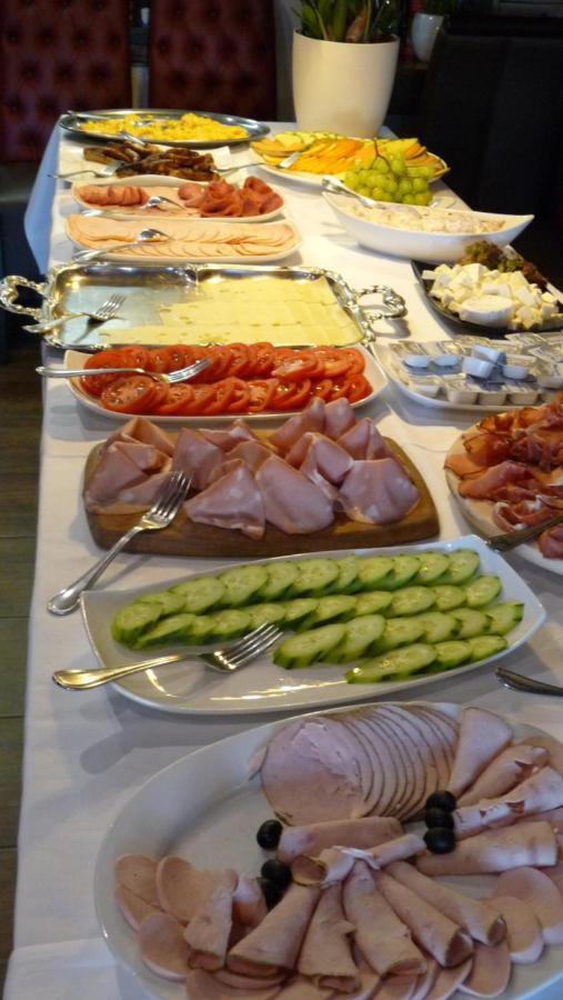 Hotel Rodizio Ug วอล์ฟสบวร์ก ภายนอก รูปภาพ