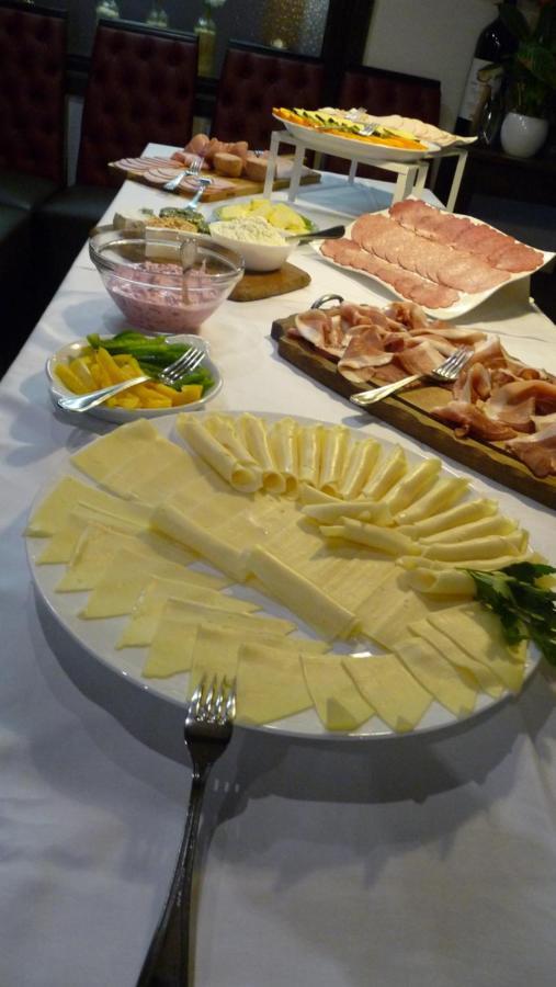 Hotel Rodizio Ug วอล์ฟสบวร์ก ภายนอก รูปภาพ
